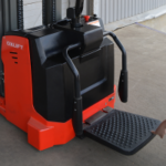 Фото 26 - Самоходный Штабелер с платформой для оператора BX-3520 OXLIFT 3,5 м 2000кг.