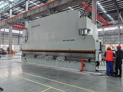 Фото 49 - MetalTec HBC 1200/6000 листогибочные гидравлические прессы с ЧПУ большого тоннажа.